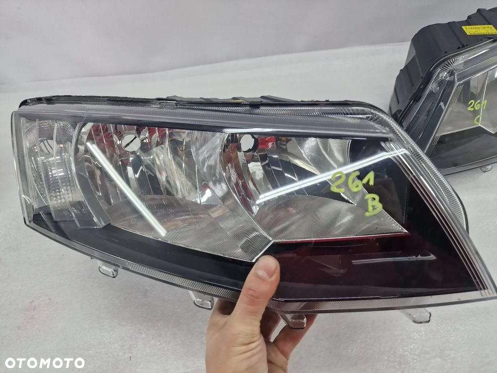 SKODA OCTAVIA 3 III 5E0 12- LEWA / PRAWA ZWYKŁA LAMPA PRZEDNIA PRZÓD , NR 5E1941016 / 5E1941015 , NR AUKCJI LA261 - 11