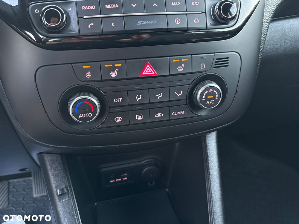 Kia Venga 1.4 CVVT Business Line - 17