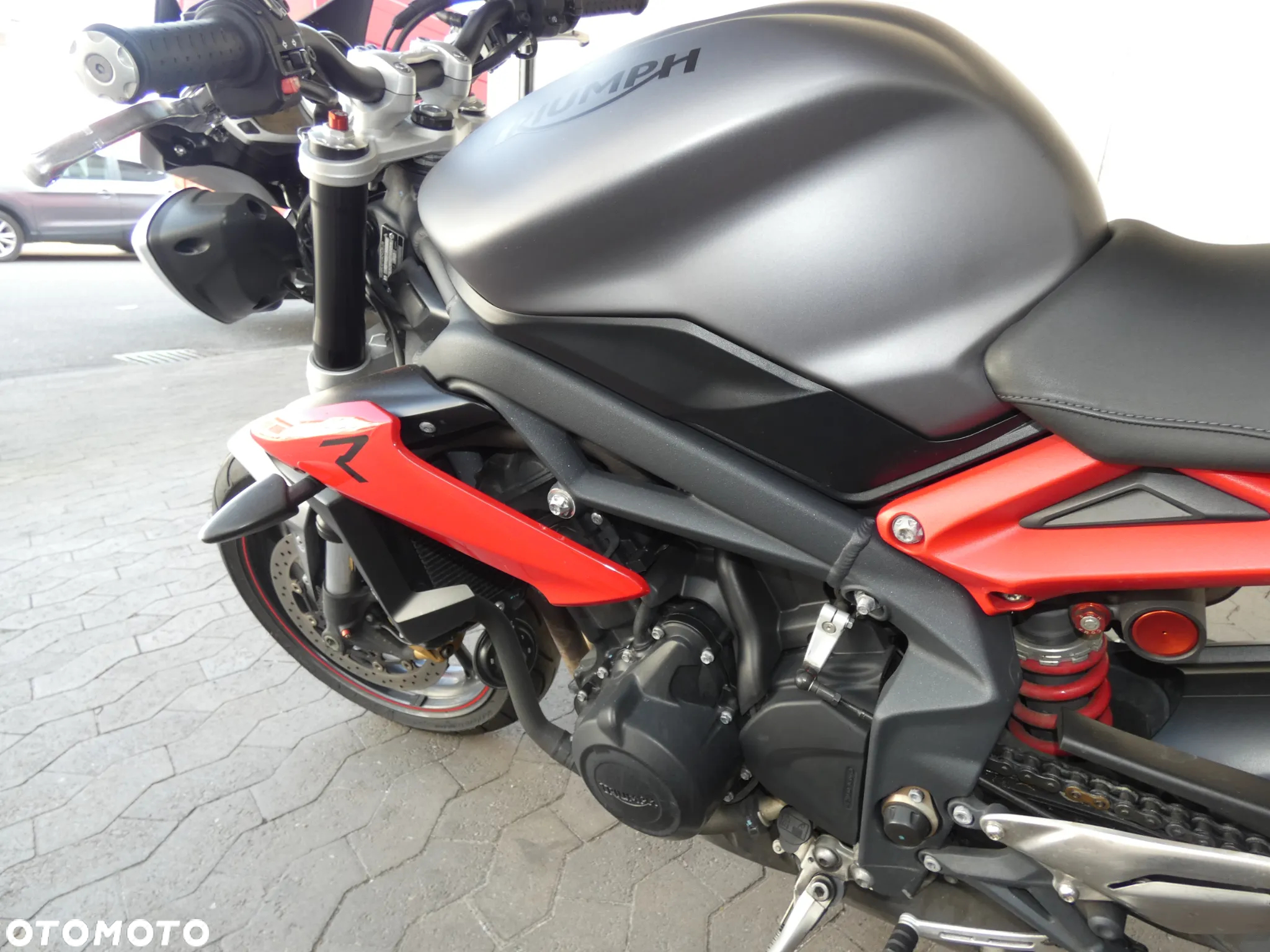 Triumph Street Triple - 11