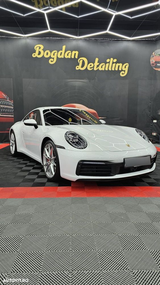 Porsche 911 4S - 1