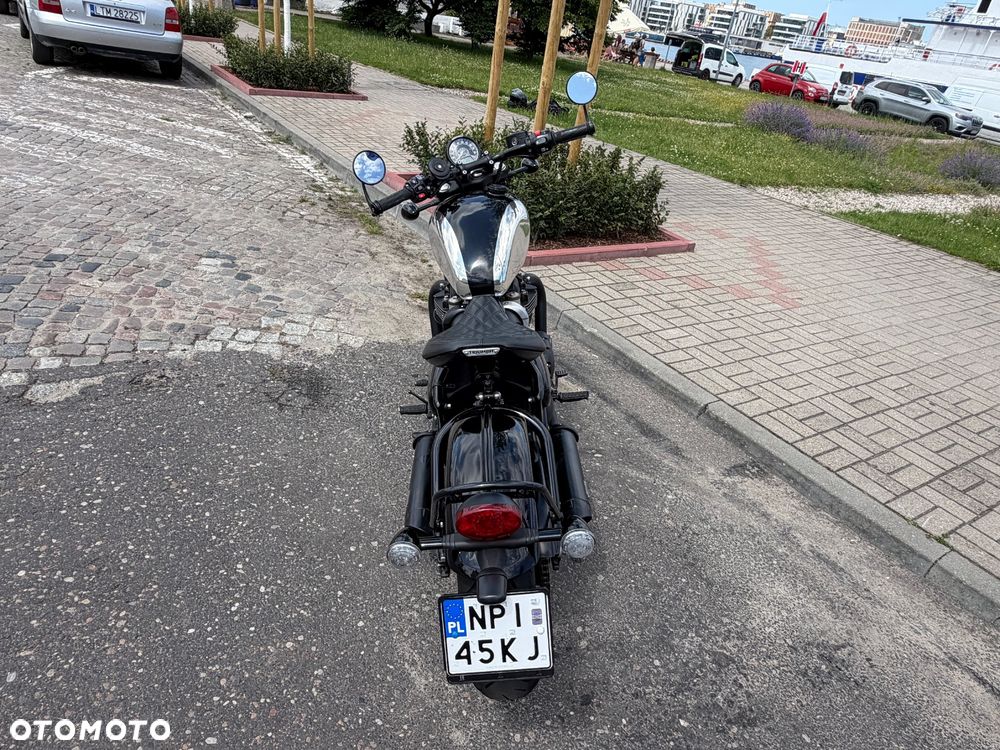 Triumph Bonneville Bobber - 18
