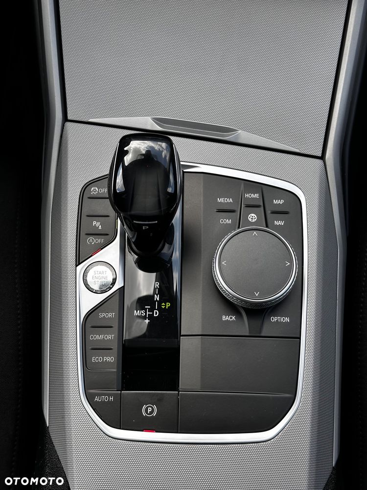 BMW Seria 3 320d xDrive Advantage sport - 32