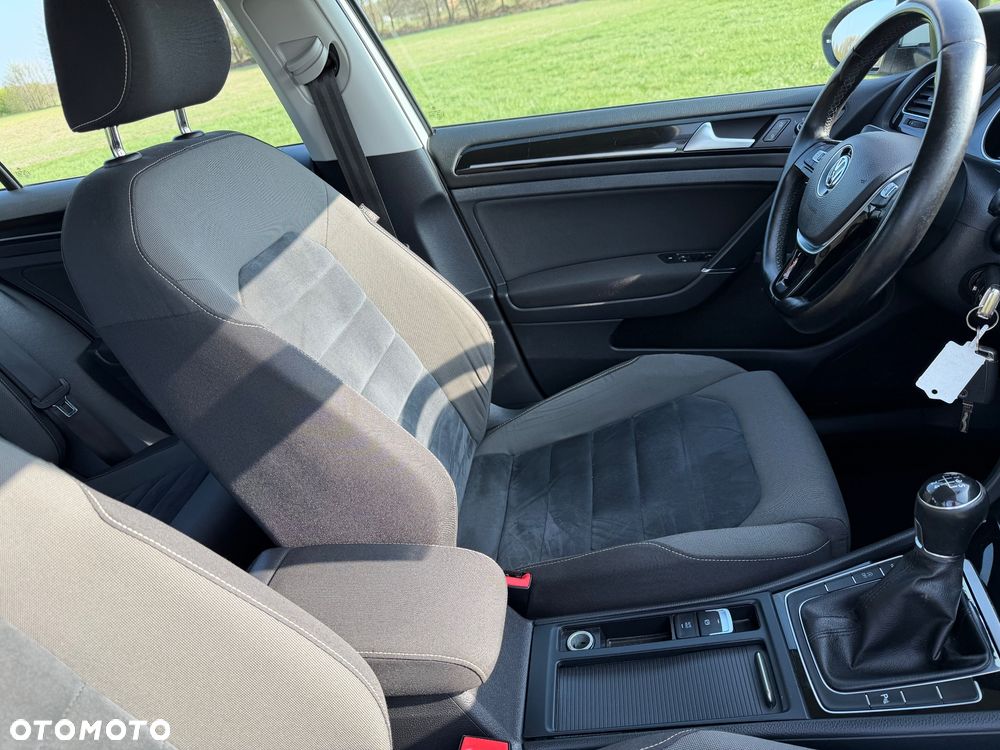 Volkswagen Golf 1.6 TDI DPF Highline - 13