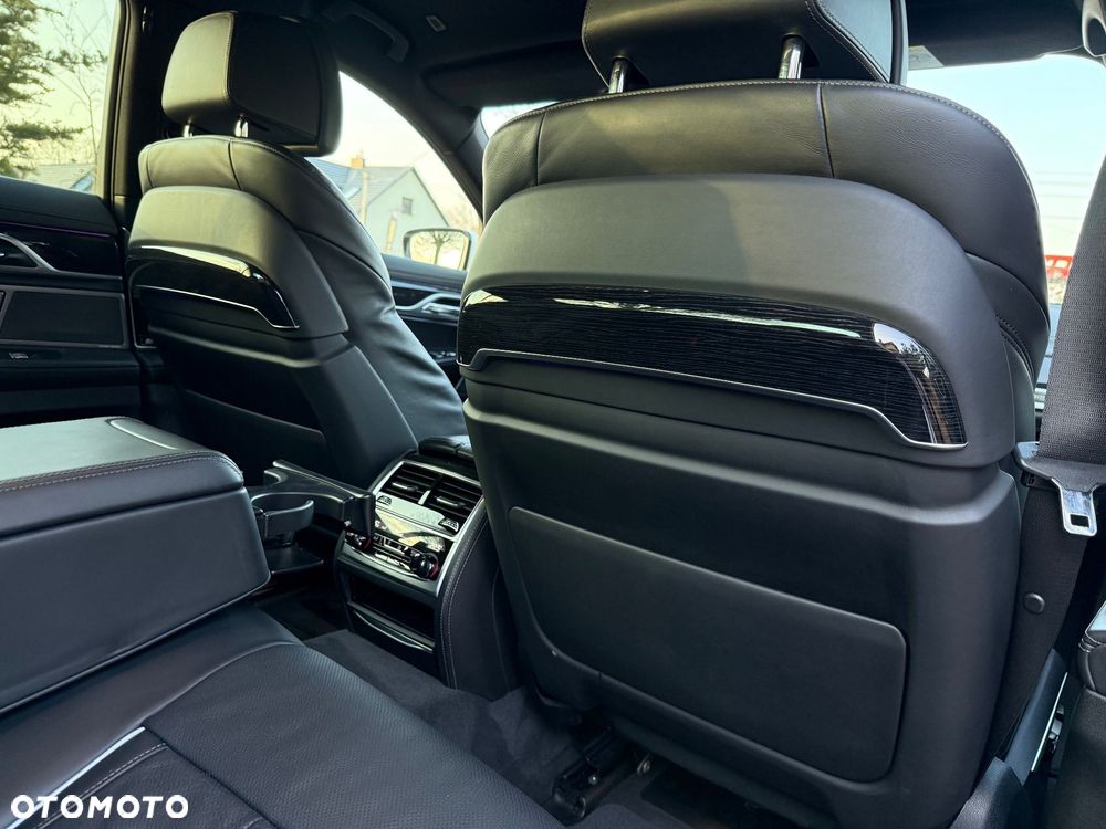 BMW Seria 7 - 24