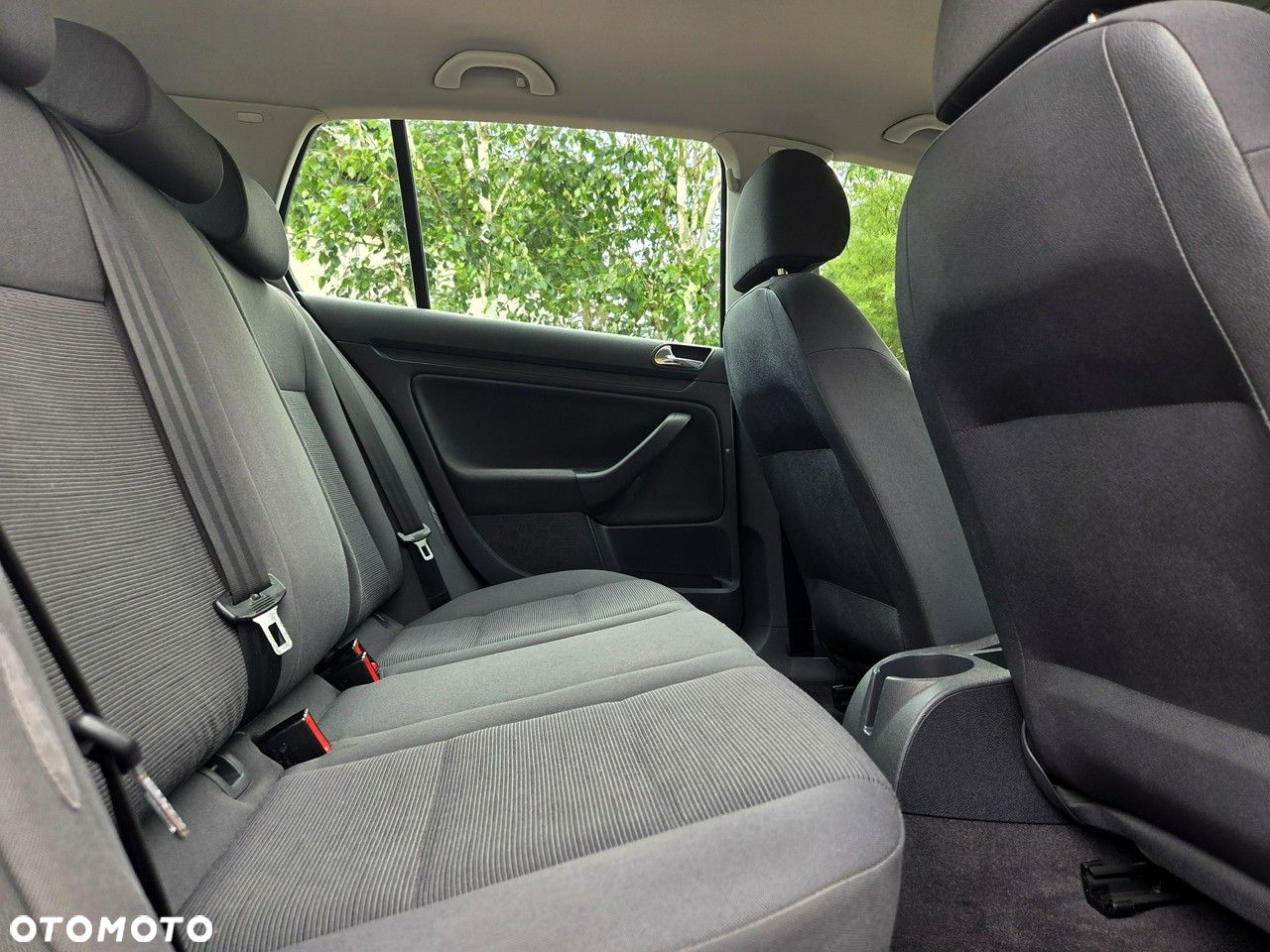 Volkswagen Golf 1.6 Comfortline - 11