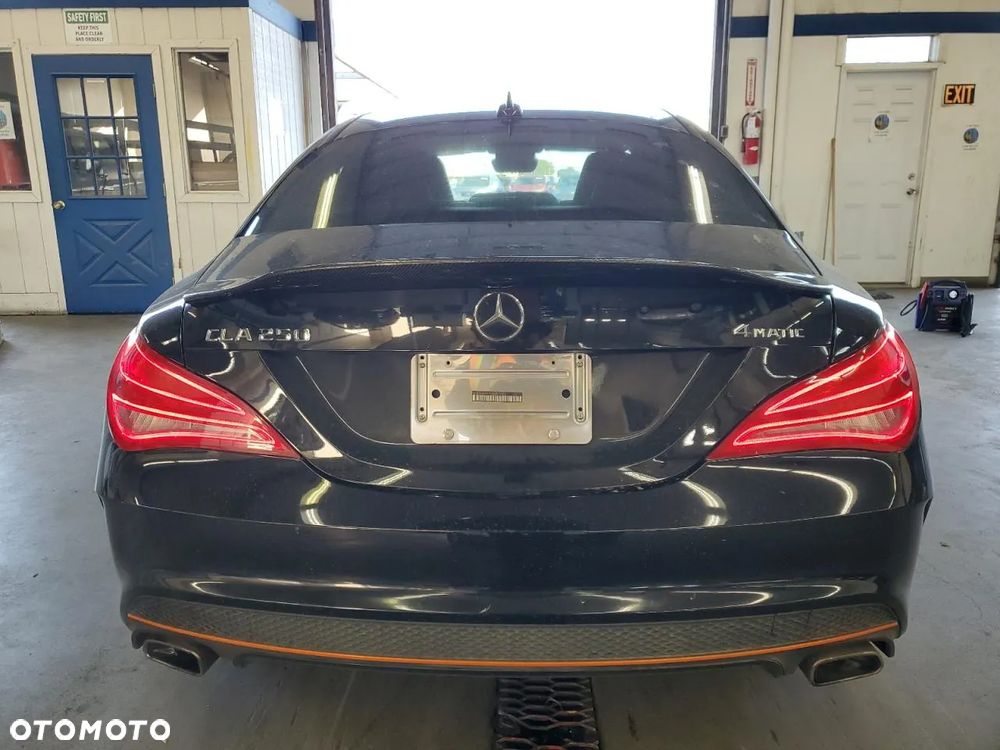 Mercedes-Benz CLA 250 7G-DCT AMG Line - 3