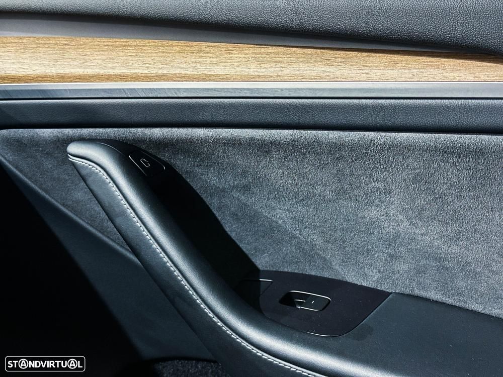 Tesla Model Y Standard - 29