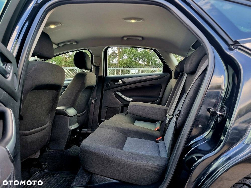 Ford Mondeo 2.0 TDCi Trend - 10