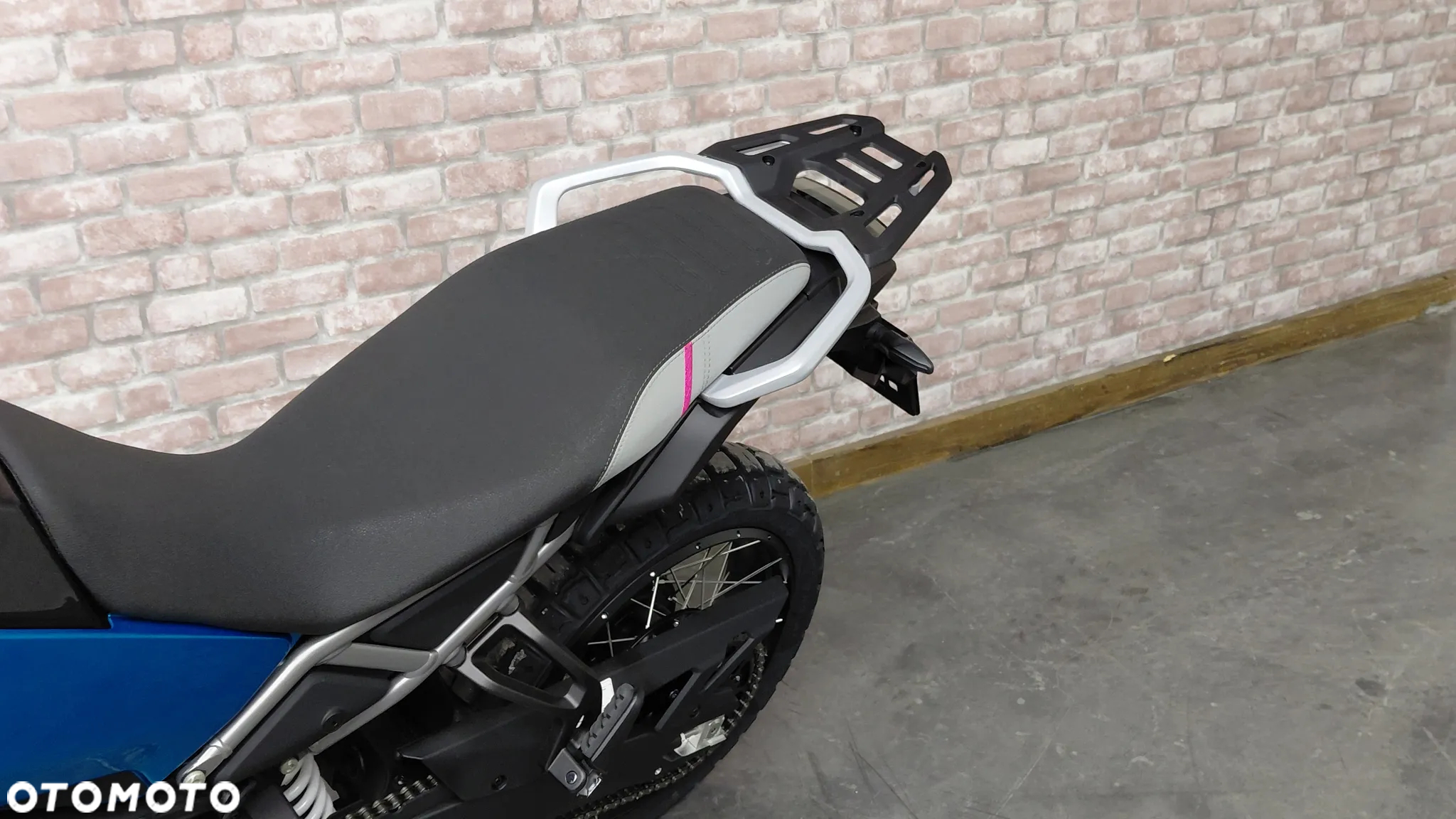 CFMoto MT - 7