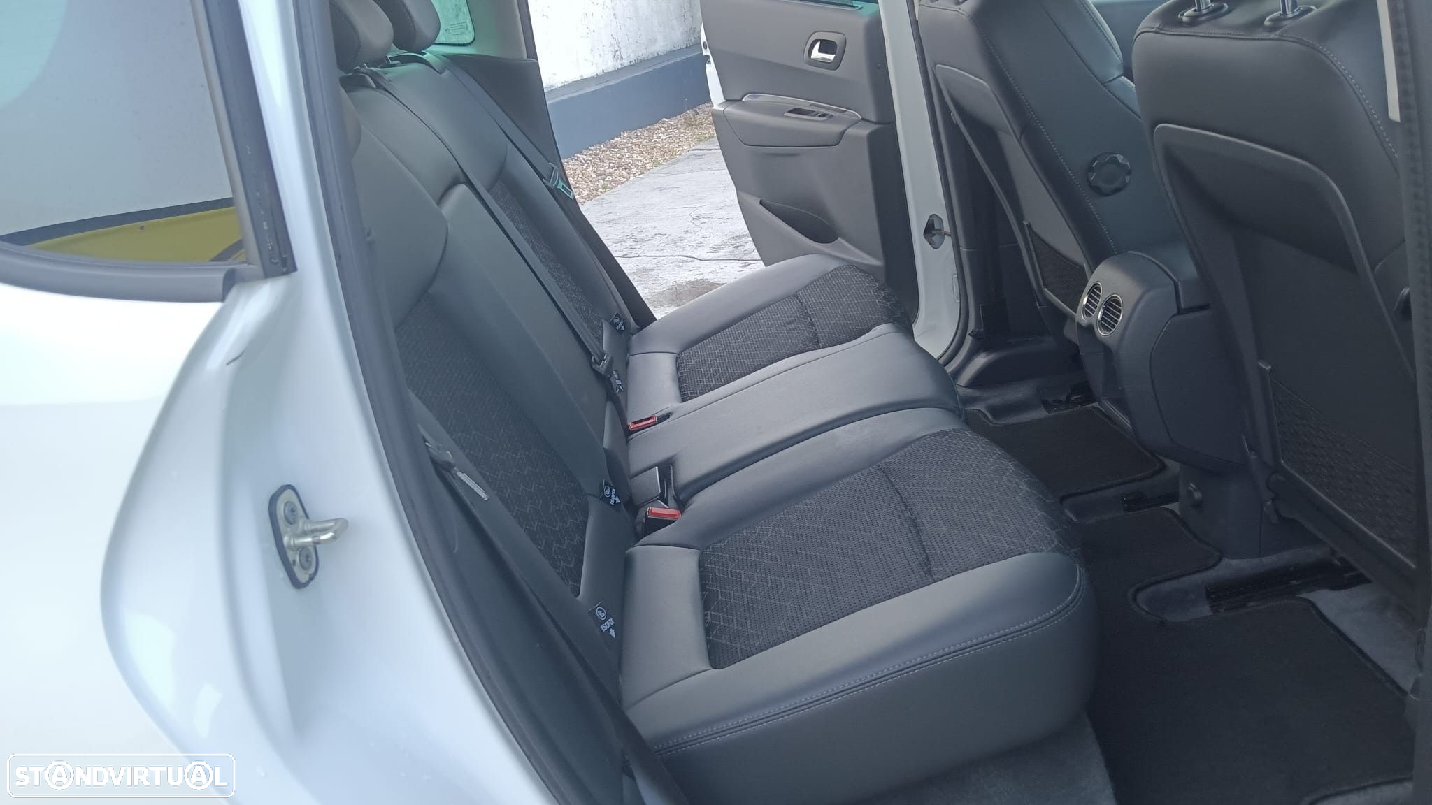 Peugeot 3008 1.6 HDi Allure - 15