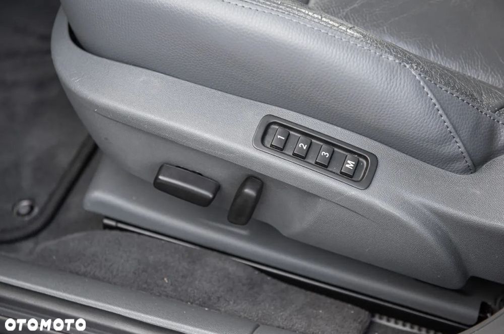 Saab 9-3 2.8 Turbo V6 Sport-Kombi Aero - 18