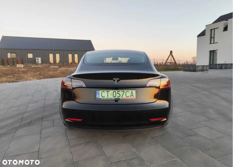 Tesla Model 3 Langstreckenbatterie Allradantrieb Dual Motor - 12