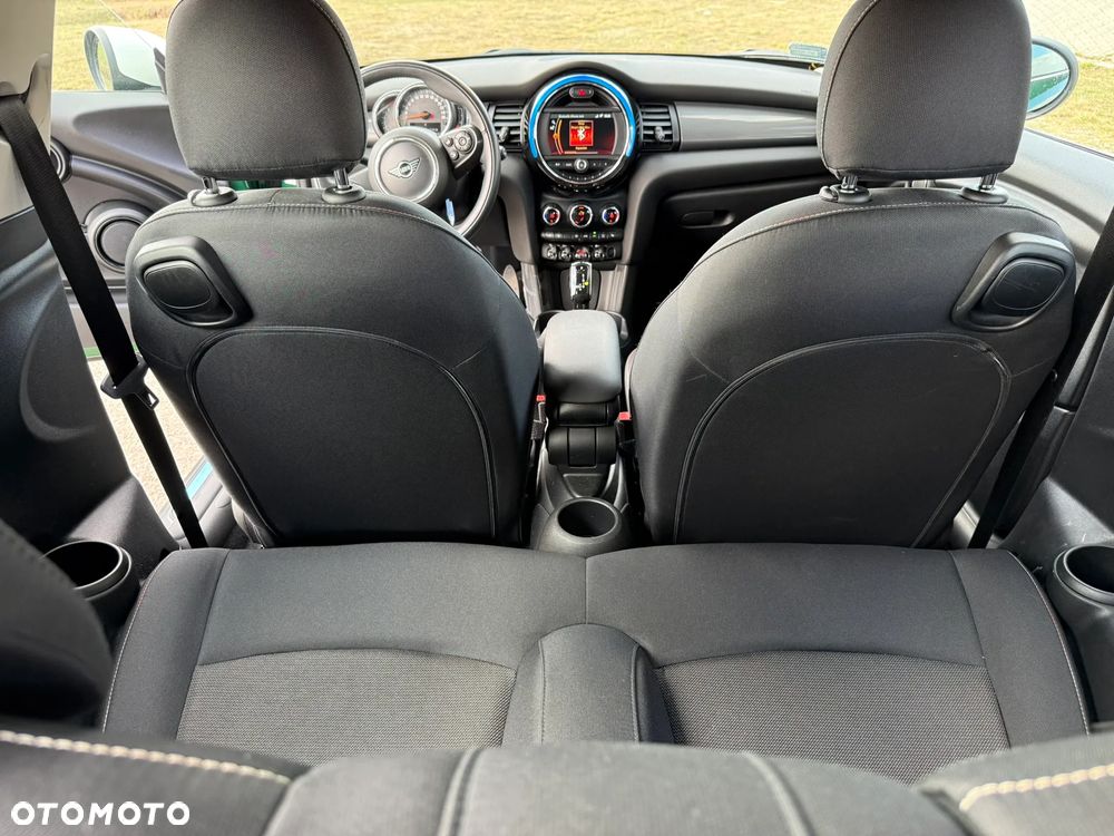 MINI Cooper Standard - 16