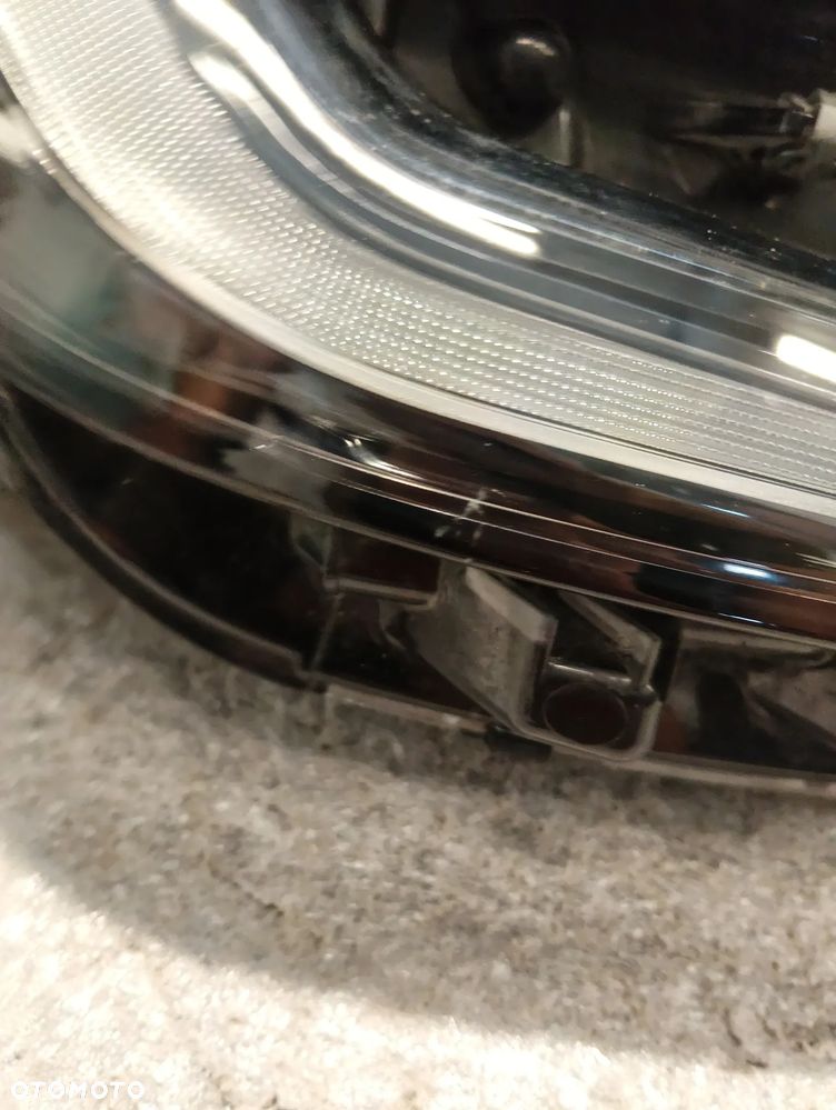 Renault Clio V FULL LED PRZÓD STRONA PRAWA DŁUGI LED CIEMNY ŚRODEK - 4