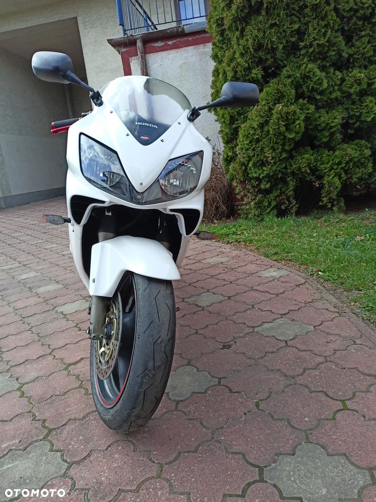 Honda CBR - 3