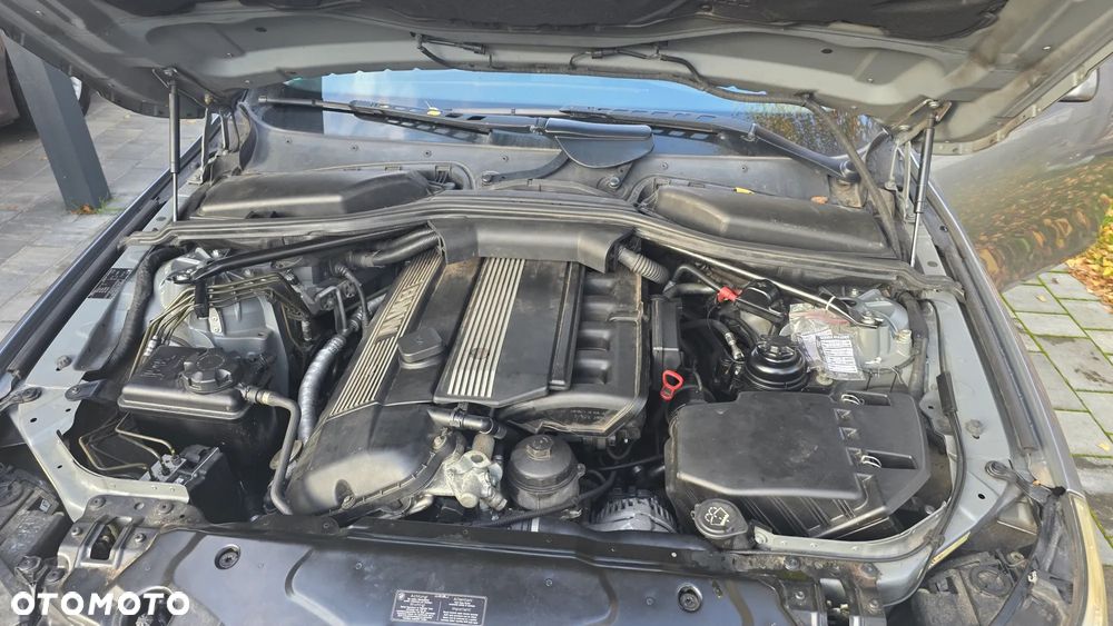 BMW Seria 5 525i - 22