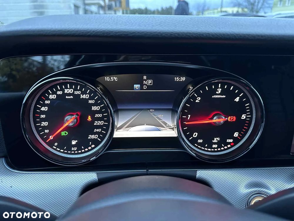 Mercedes-Benz Klasa E 220 d 9G-TRONIC - 20