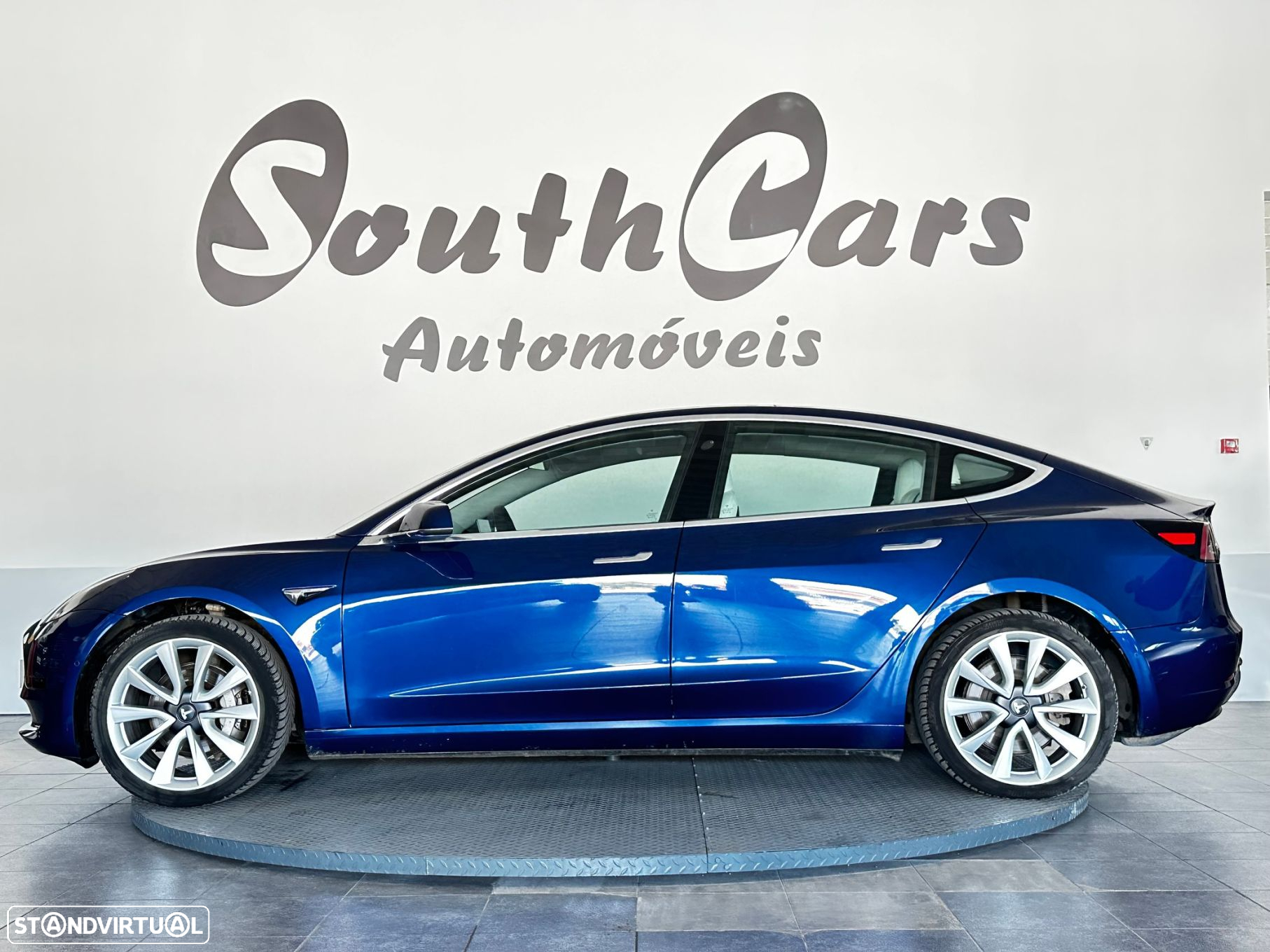 Tesla Model 3 - 7