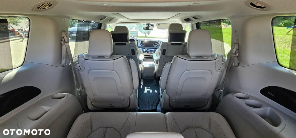 Chrysler Pacifica - 15