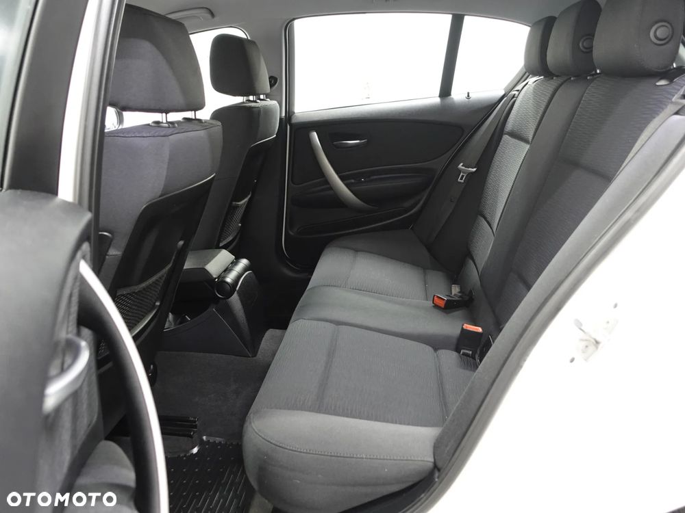BMW Seria 1 116i - 22