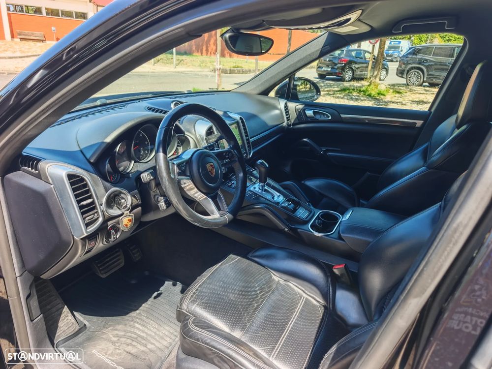 Porsche Cayenne Platinum Edition - 12