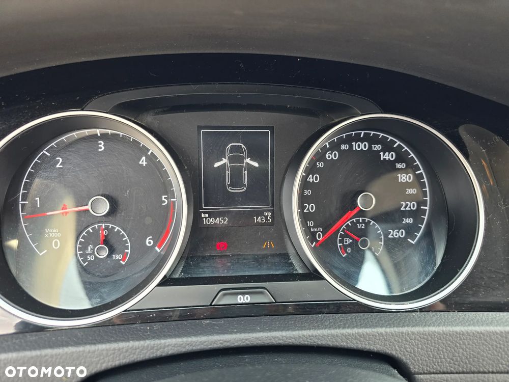Volkswagen Golf - 24