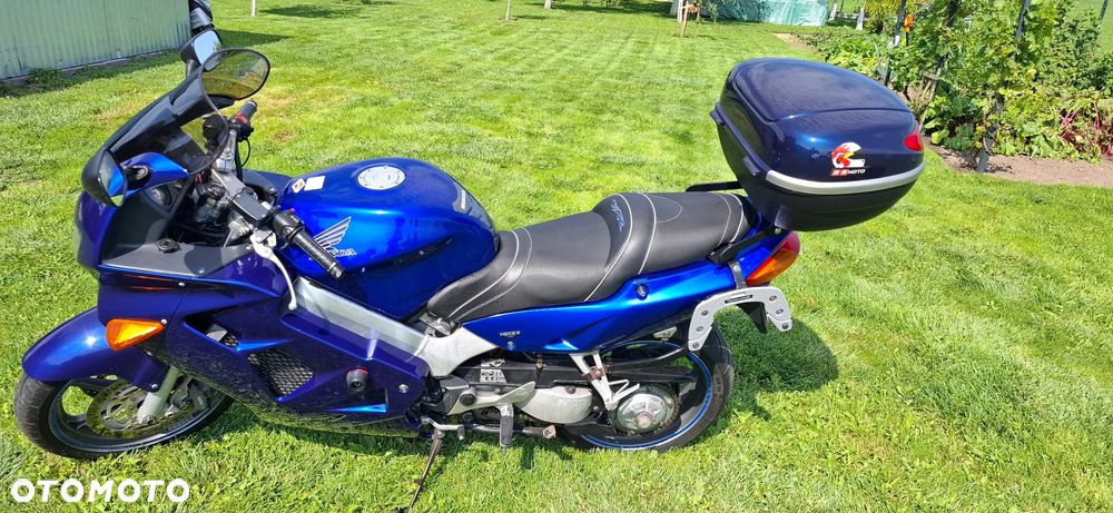 Honda VFR - 3