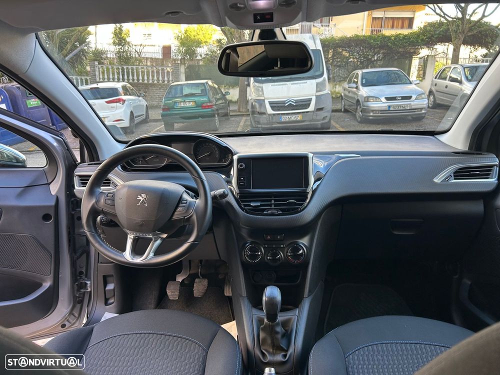 Peugeot 208 1.2 PureTech Signature - 23