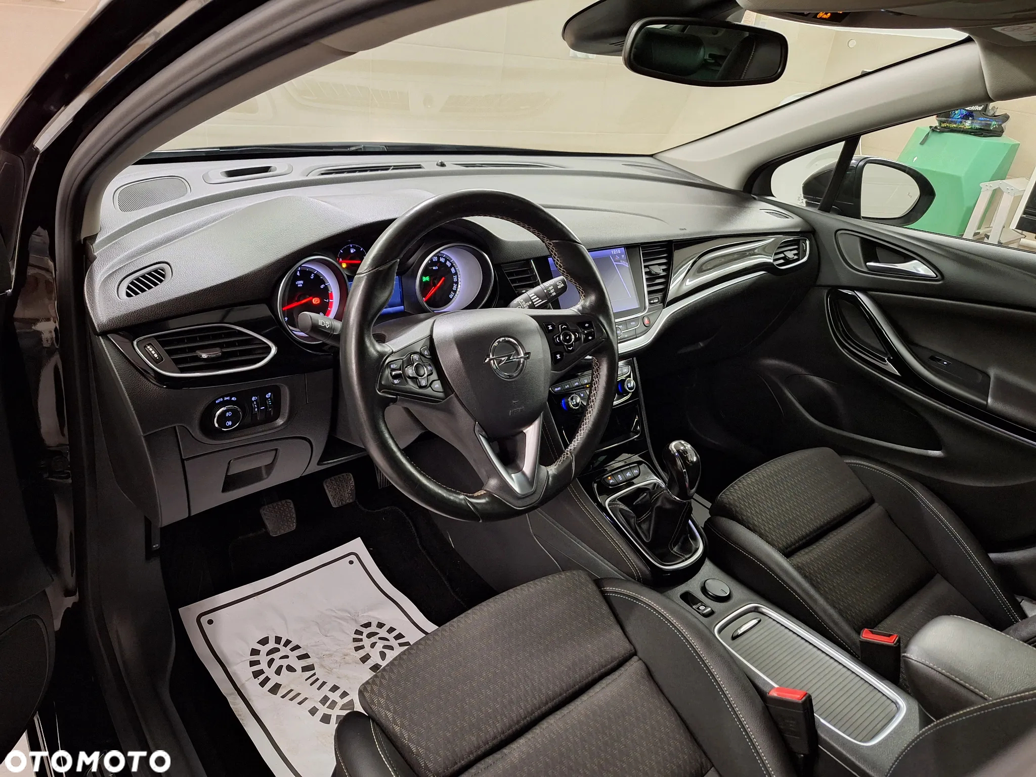 Opel Astra 1.4 Turbo Business - 17