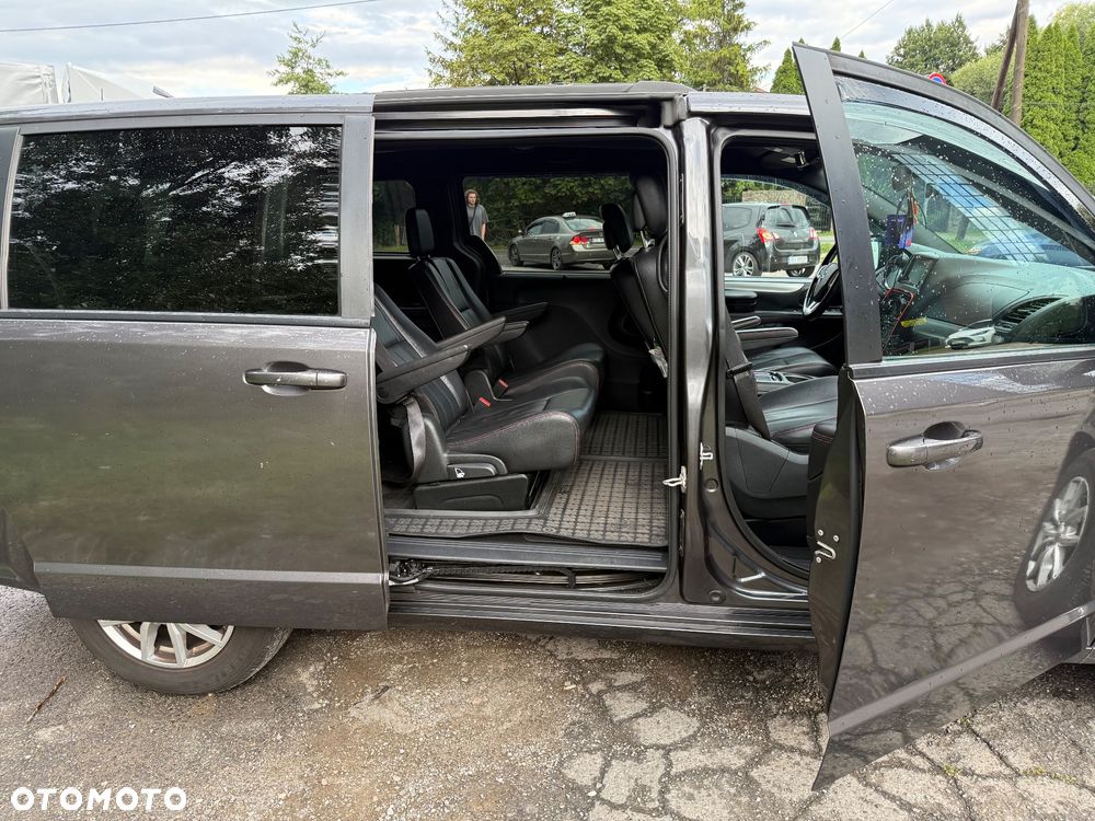 Dodge Grand Caravan - 5