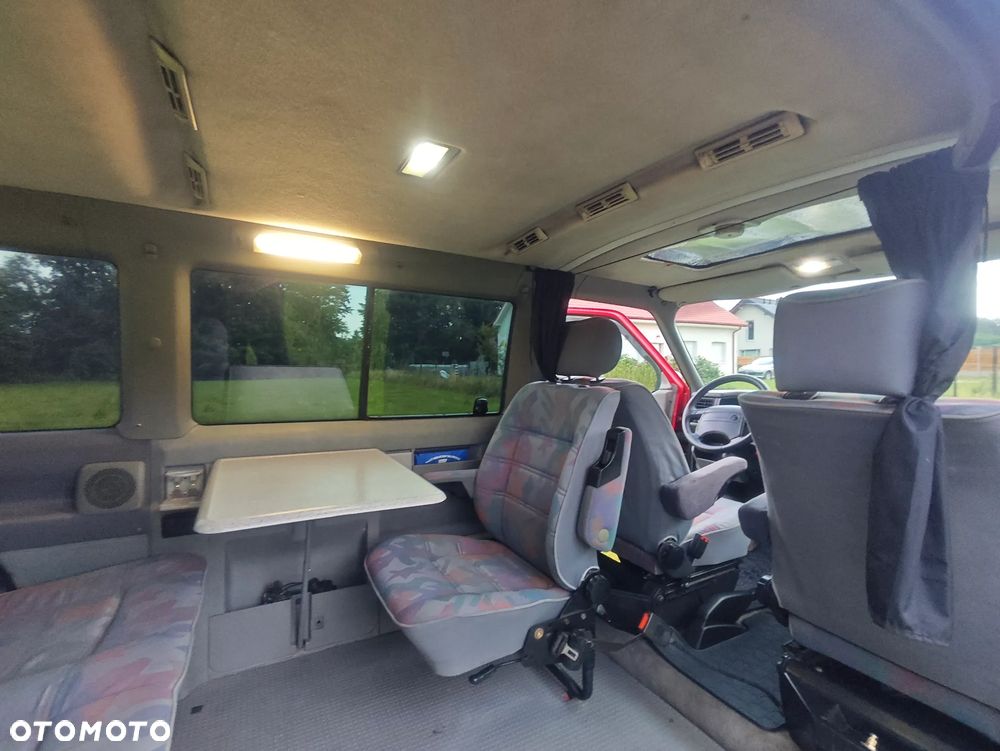 Volkswagen Multivan - 9