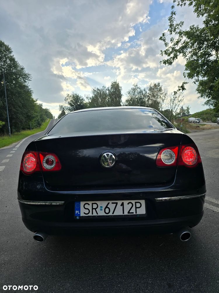 Volkswagen Passat 3.2 V6 FSI 4Mot Highline DSG - 17