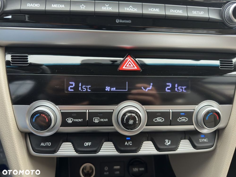 Hyundai Elantra 1.6 Comfort - 16
