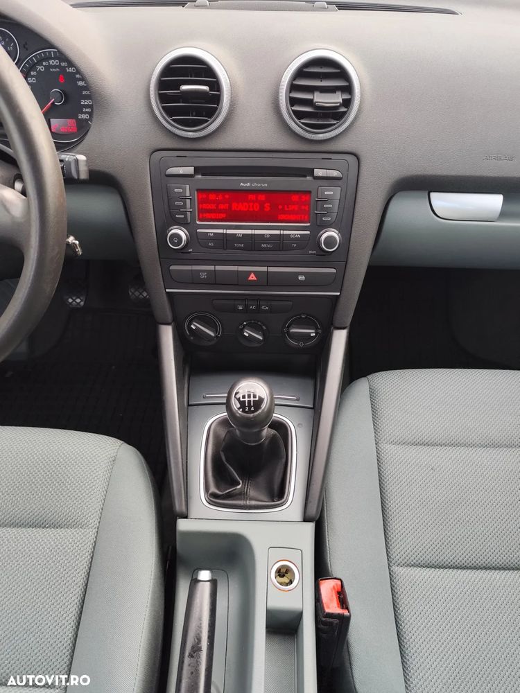 Audi A3 1.6 Sportback Ambiente - 9