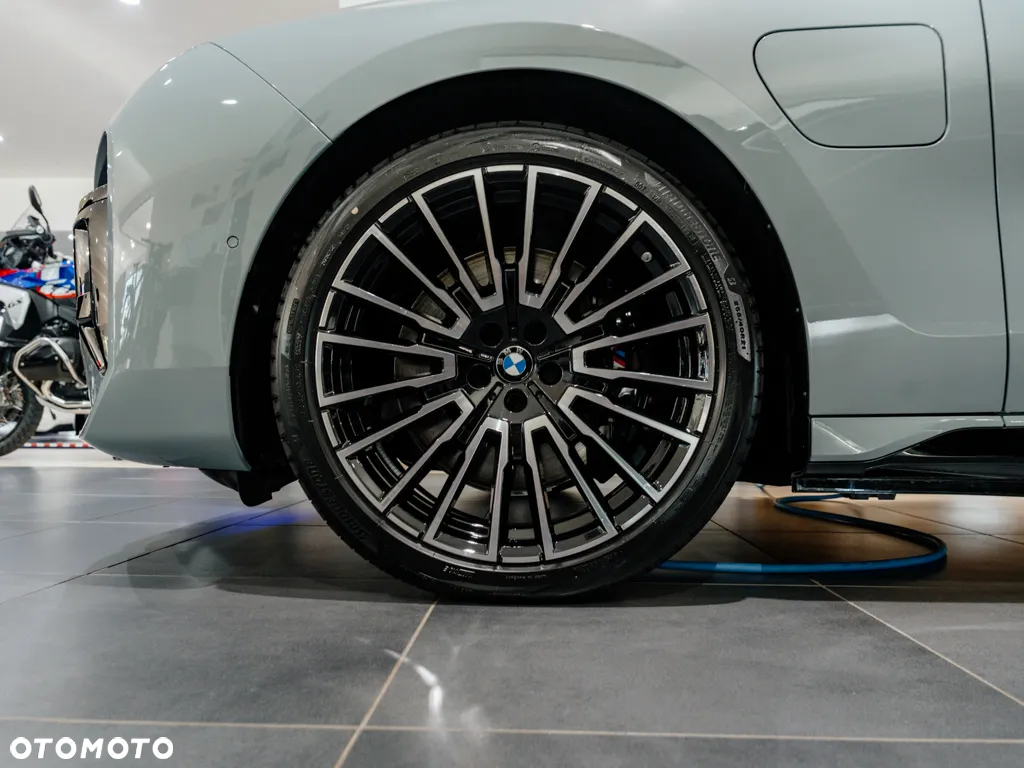 BMW Seria 7 750e PHEV xDrive M Sport sport - 3