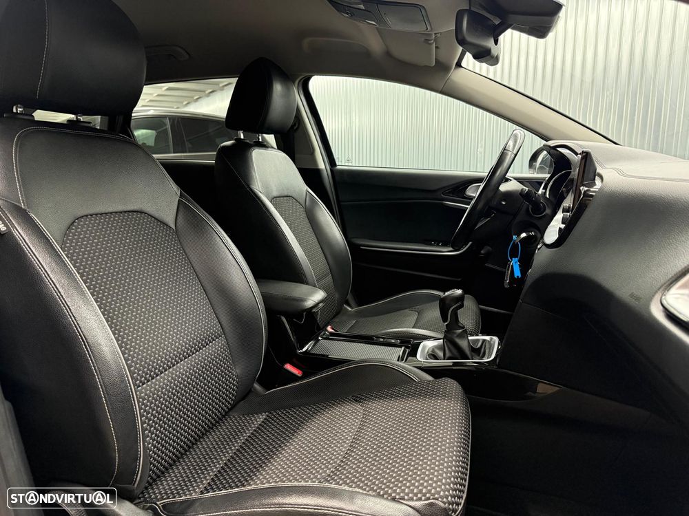 Kia Ceed SW 1.6 CRDi MHEV Drive - 18