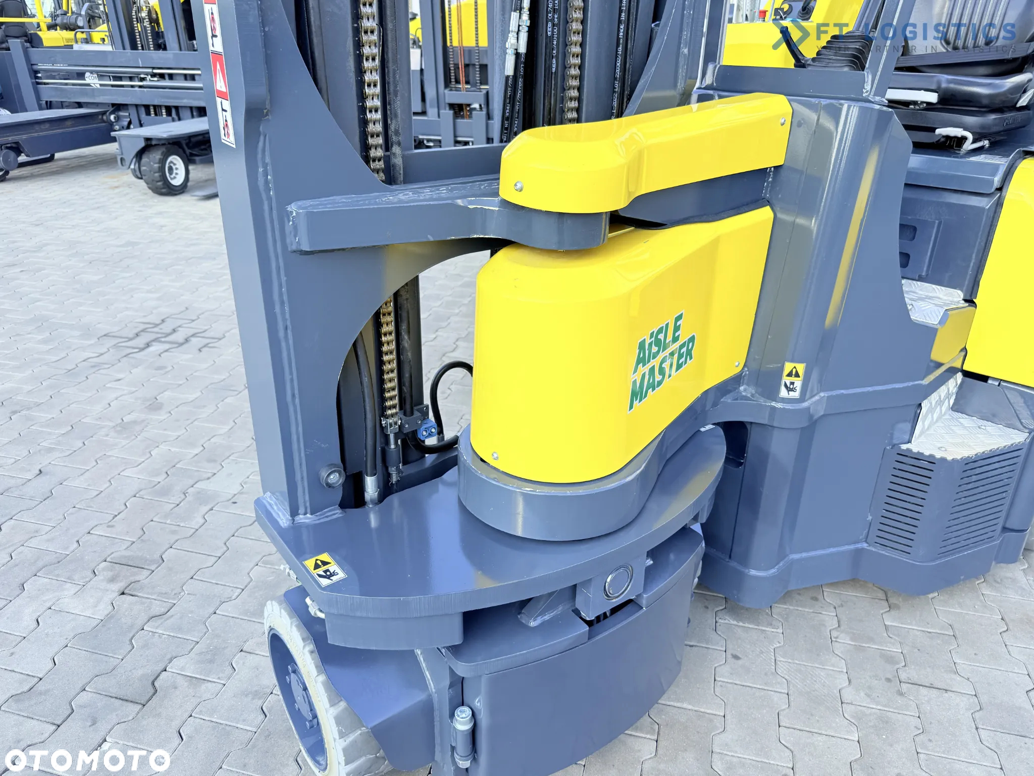 Combilift AISLE MASTER 20SHE / PRZEGUBOWY WÓZEK WIDŁOWY / TRIPLEX 8500MM / ELEKTRYCZNY / WOLNY SKOK / PRZESUW WIDEŁ / NOWE OPONY / JEDYNE 1176H / STAN IDEALNY / Szeroka oferta wózków czterokierunkowych i bocznych, dopasowanych do różnorodnych potrzeb i zastosowań - 31