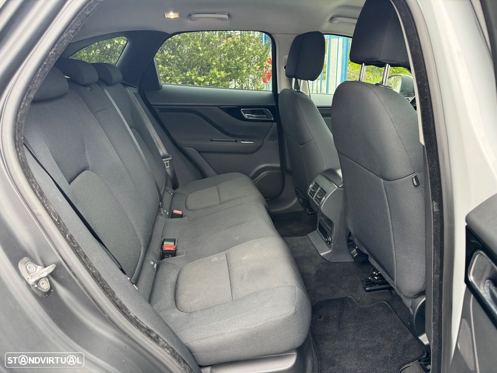 Jaguar F-Pace 2.0 i4D Pure - 25