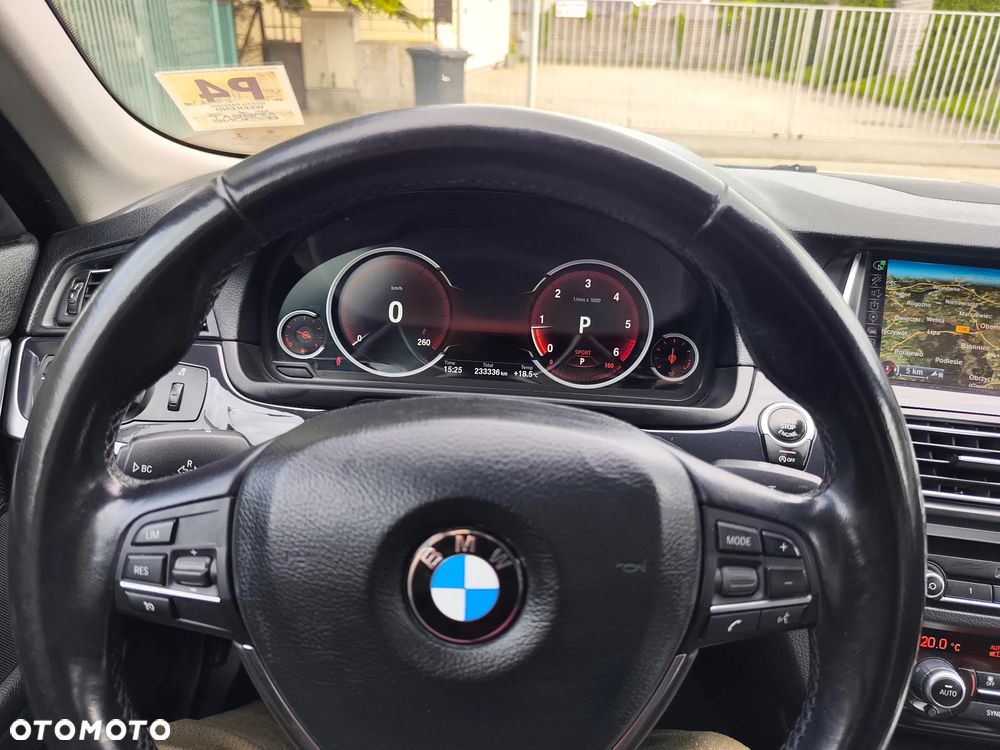 BMW Seria 5 520d - 23