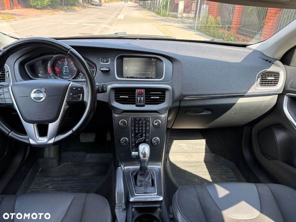 Volvo V40 D3 Momentum - 9