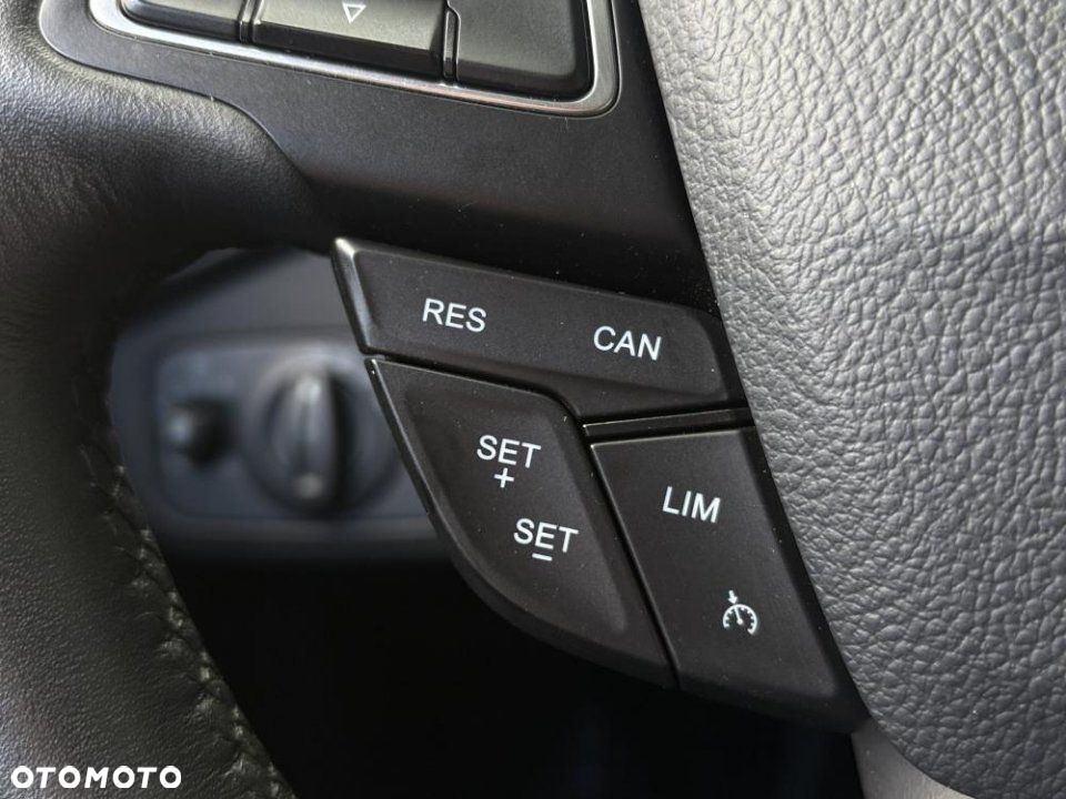Ford Kuga - 5