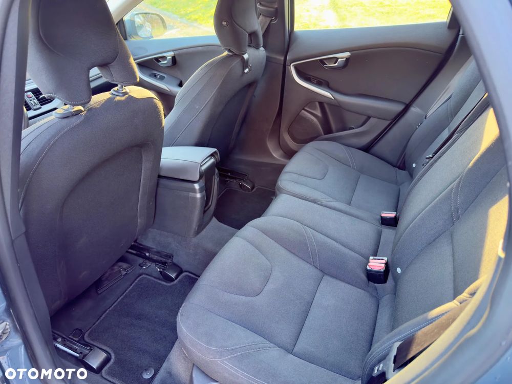 Volvo V40 D2 Momentum - 13