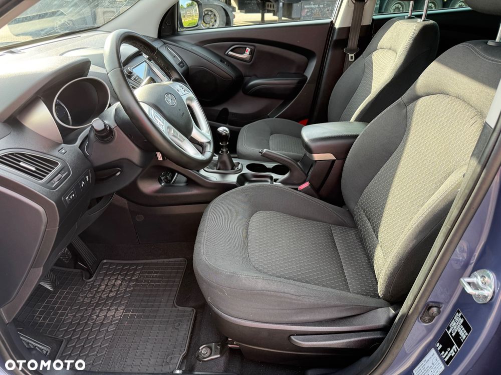 Hyundai ix35 blue 1.6 2WD Finale Gold - 24
