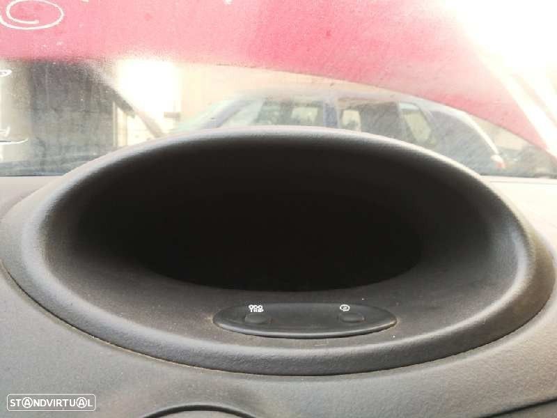 QUADRANTE TOYOTA YARIS 2000 - 4