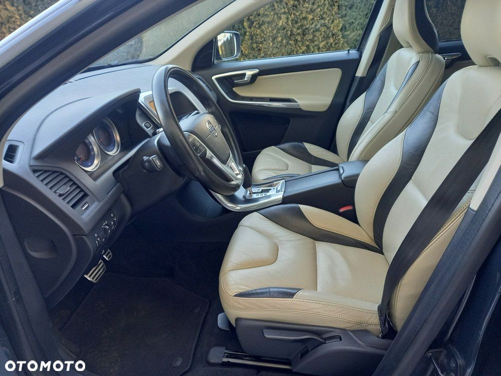 Volvo XC 60 D3 R Design - 28