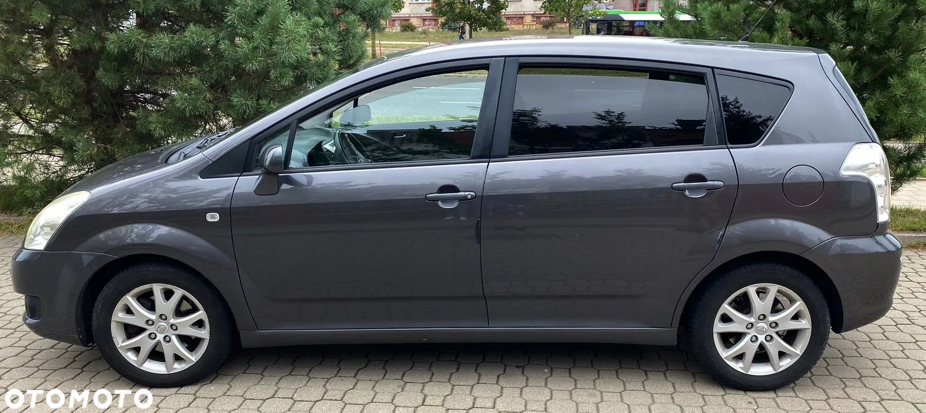 Toyota Corolla Verso 2.2 D-4D - 1