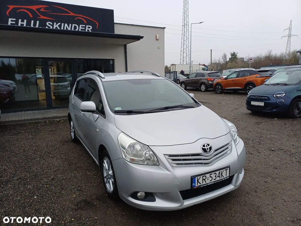 Toyota Verso 2.0 D-4D 2010 7os - 10