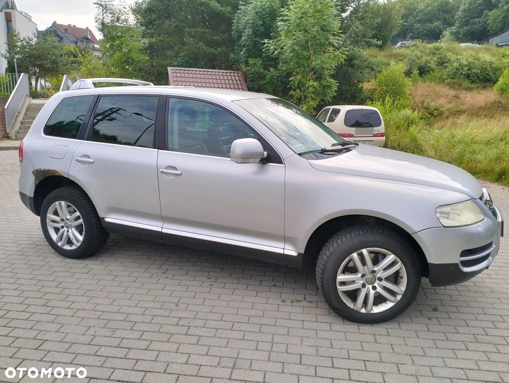 Volkswagen Touareg - 1