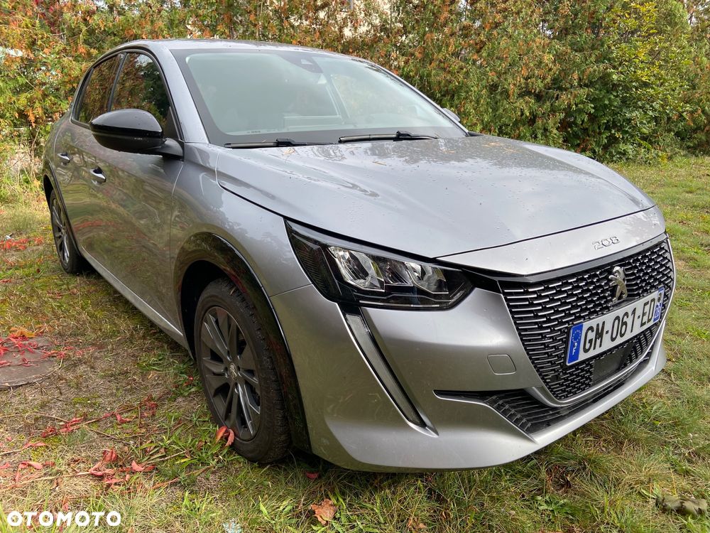 Peugeot 208 e-208 50kWh Allure - 9