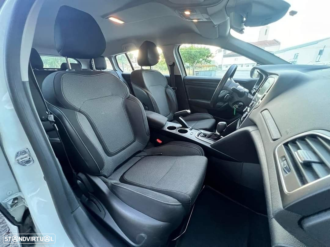 Renault Mégane Sport Tourer 1.5 dCi Limited EDC - 17